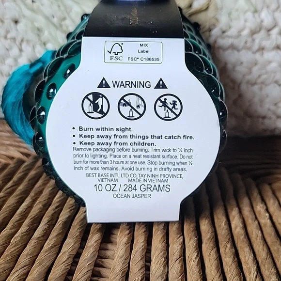 House of Harlow 1960 ocean jasper soy blend candle in a teal hobnail jar 10oz - Picture 8 of 11